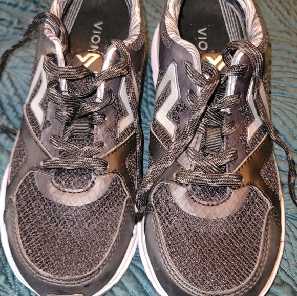 Vionic never worn size 8 tennis shoe - Picture 1 of 7